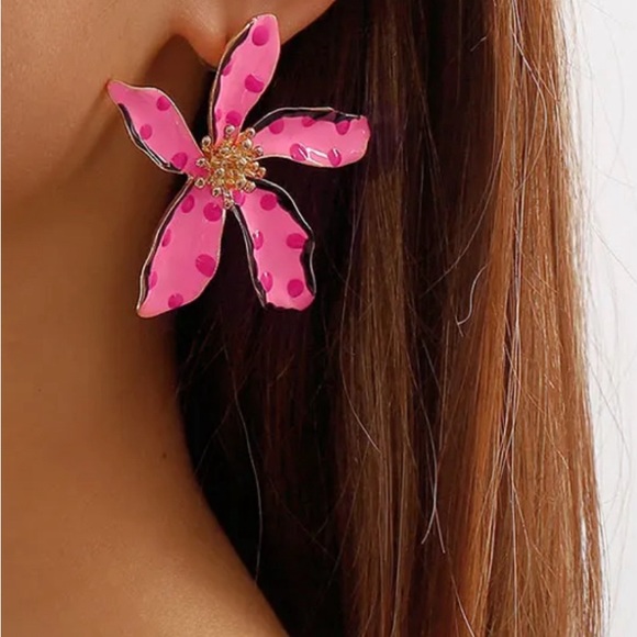 Pink flower earrings - Picture 2 of 2